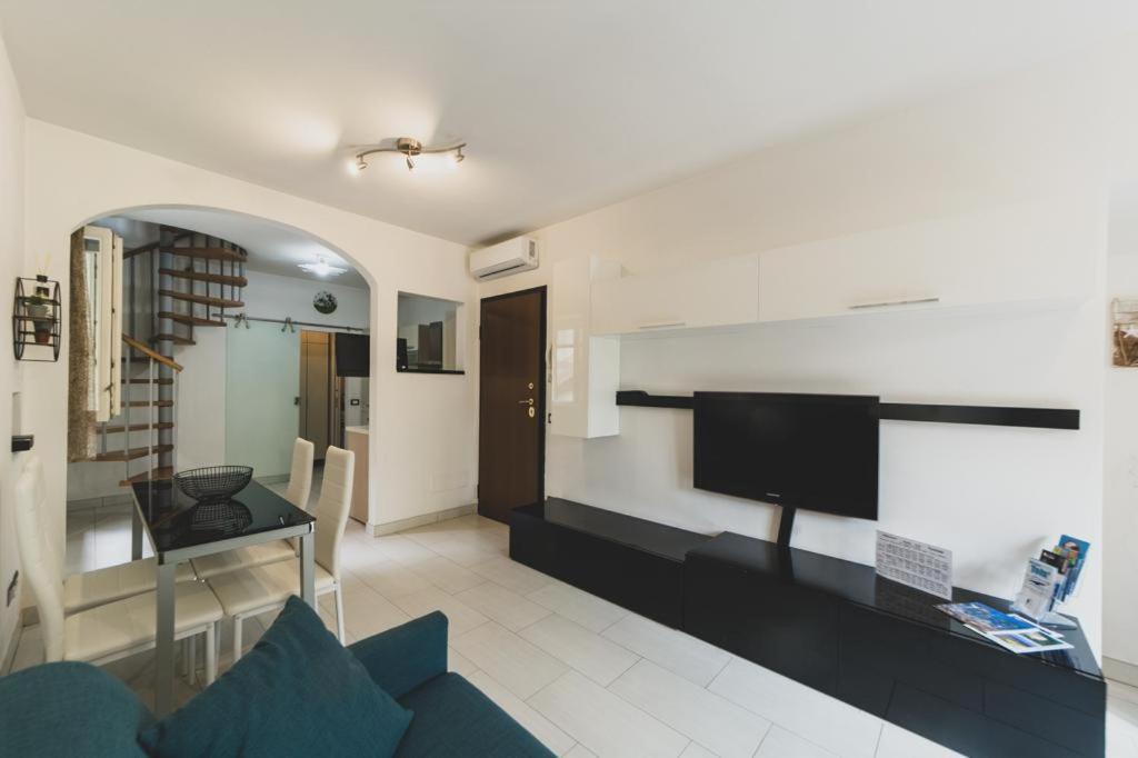 Molly Apartment Порто Санто Стефано Экстерьер фото